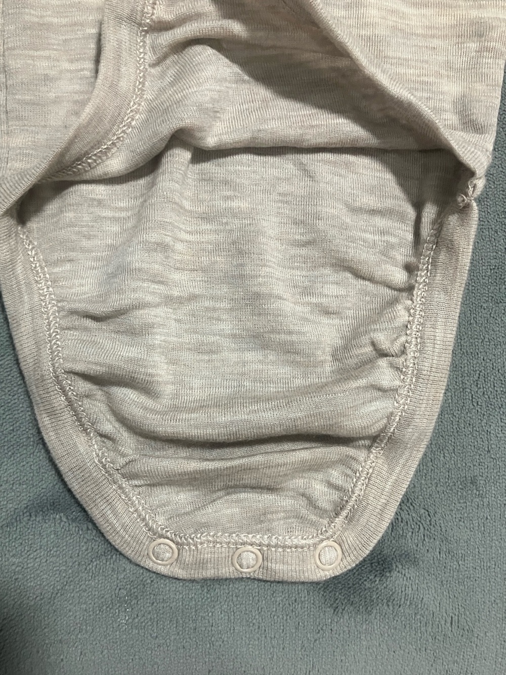 H&M 100% Wool Baby Bodysuit – 2–4M – Oatmeal – Like New - Picture 5 of 10